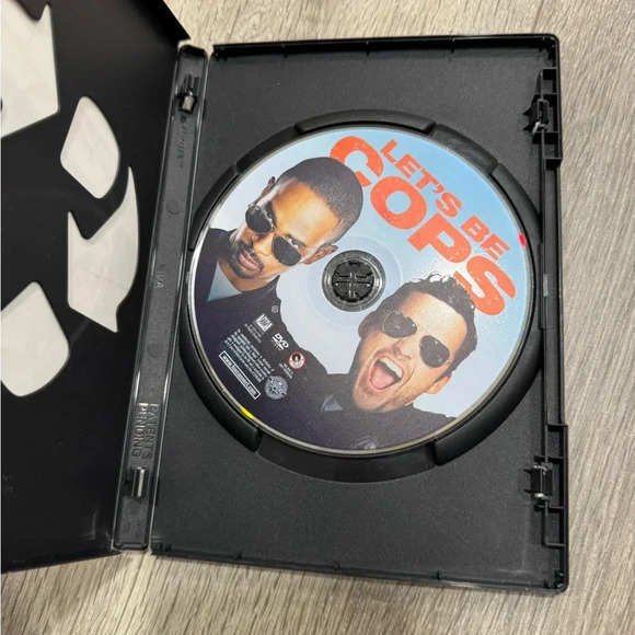 Let’s be cops dvd movie - Picture 2 of 2